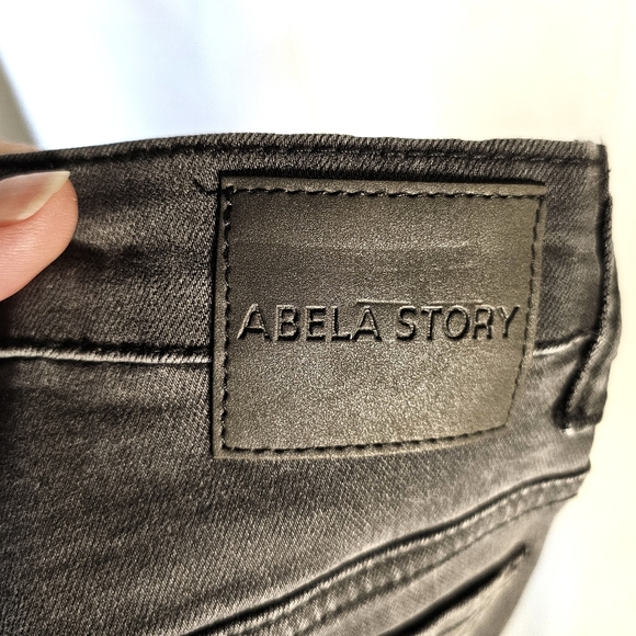 2/$20 Nwt ABEL STORY+ CO sz 7 Distressed Jeans - Picture 5 of 10